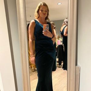 Revelry Classic Emerald velvet “Dawson” size 6